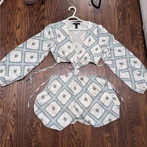 Forever 21 Cream Long Sleeve Top